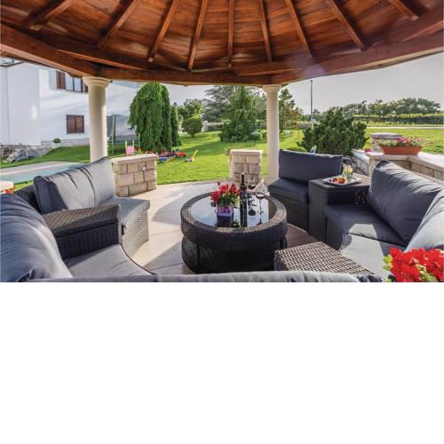 Two-Bedroom Apartment in Pazin