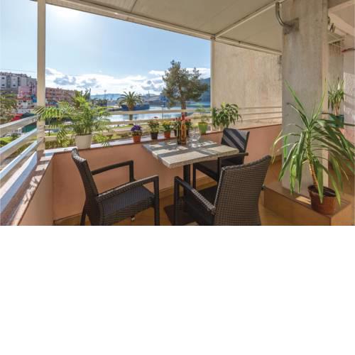 Two-Bedroom Apartment in Ploce