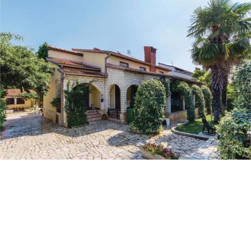 Two-Bedroom Apartment in Porec