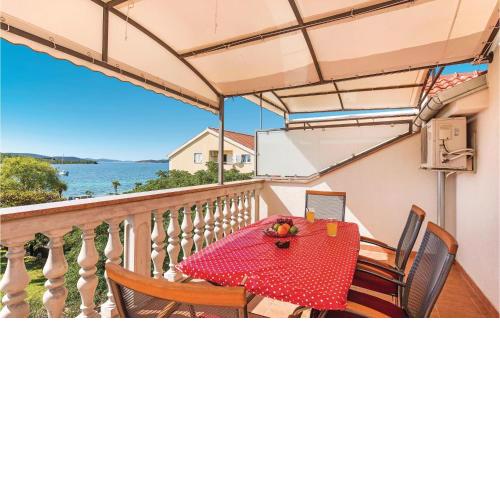 Two-bedroom Apartment In Srima 4