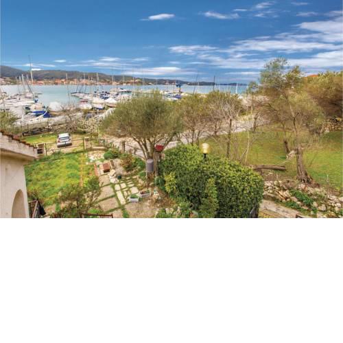 Two-Bedroom Apartment in Supetarska Draga