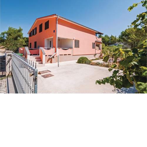 Two-Bedroom Apartment in Vir