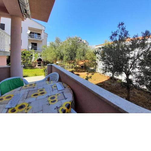 Two-bedroom Apartment Tihana with Garden view