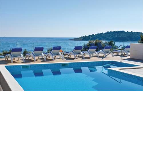 Two-Bedroom Apartment with Sea View in Rogoznica