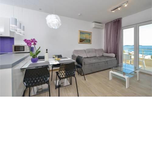 Two-Bedroom Apartment with Sea View in Rogoznica
