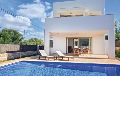 Two-Bedroom Holiday Home in Cala Llombards
