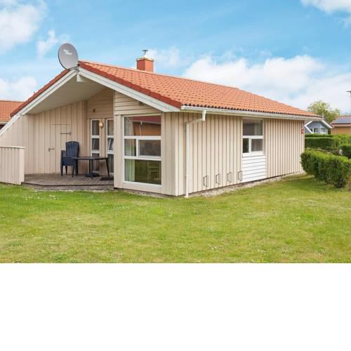 Two-Bedroom Holiday home in Grömitz 2