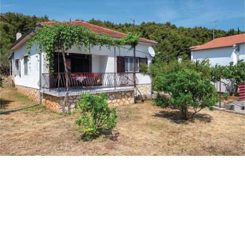 Two-Bedroom Holiday Home in Jelsa
