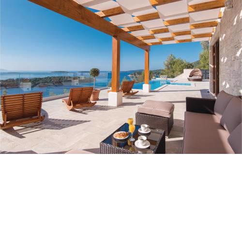 Two-Bedroom Holiday Home in Karbuni