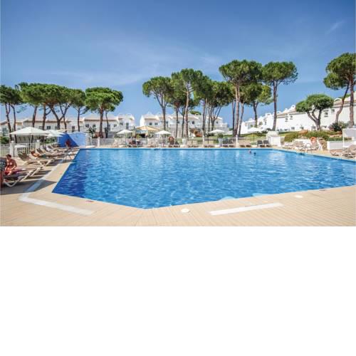 Two-Bedroom Holiday Home in Marbella-Las Chapas