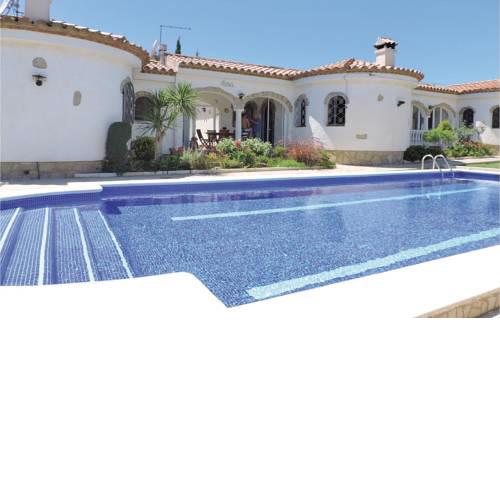 Two-Bedroom Holiday Home in Miami Platja