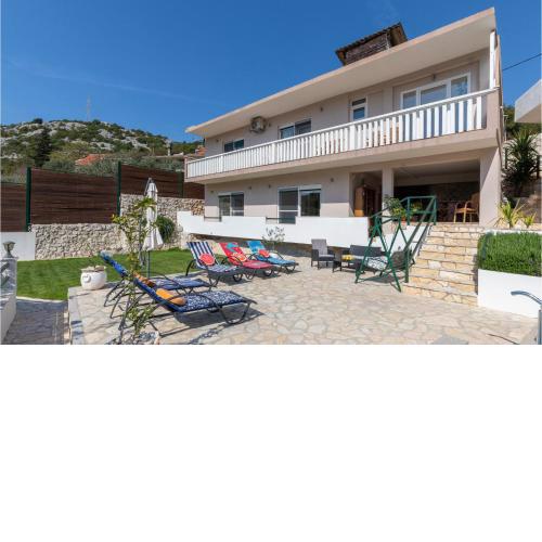 Two-Bedroom Holiday Home in Ploce