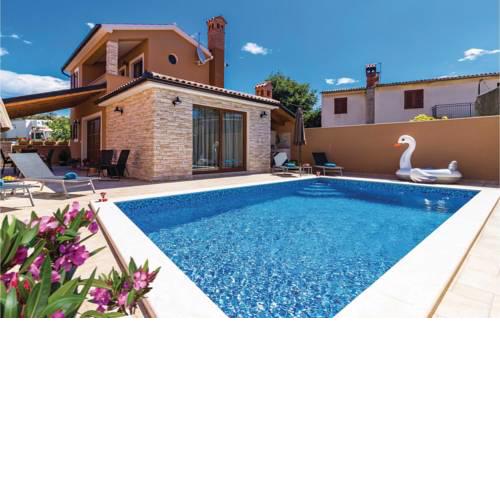Two-Bedroom Holiday Home in Pula