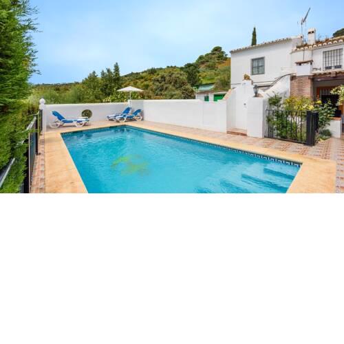 two bedroom holiday home with WiFi and air con thirty km from Marbella