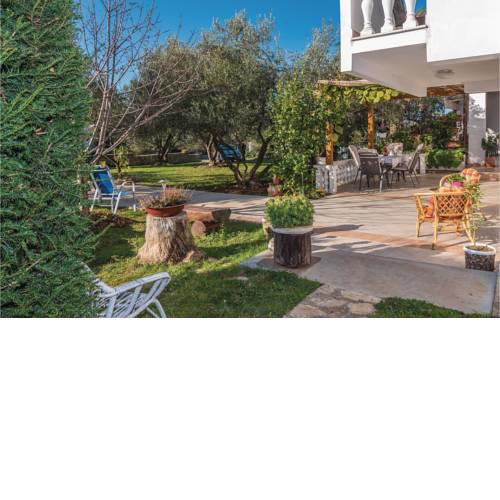 Two-Bedroom Holiday home Zadar 03