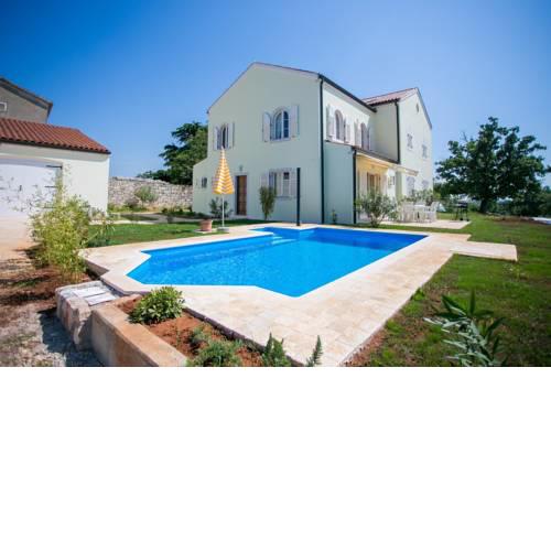 Two-Bedroom Villa Bella Vista with Sea View