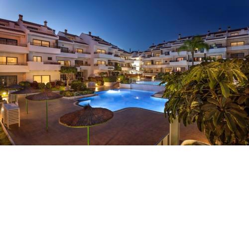 Two bedrooms, pool, beach in Los Cristianos