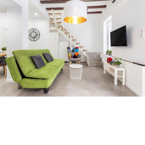 TWO FLOOR HOUSE IN THE CENTER