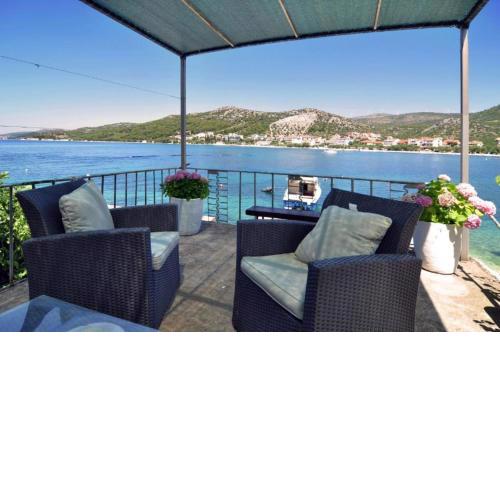 Two room apartment on the beach-Zoranka