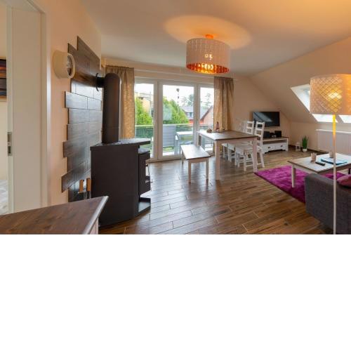 U 12 OG - Ferienwohnung mit Balkon und Kamin