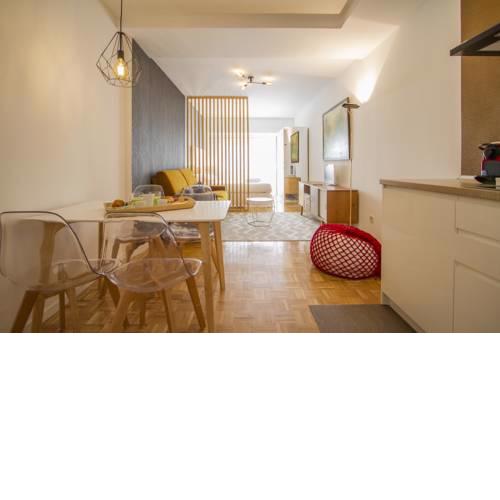 UD Apartments - Atocha Stylish with pool