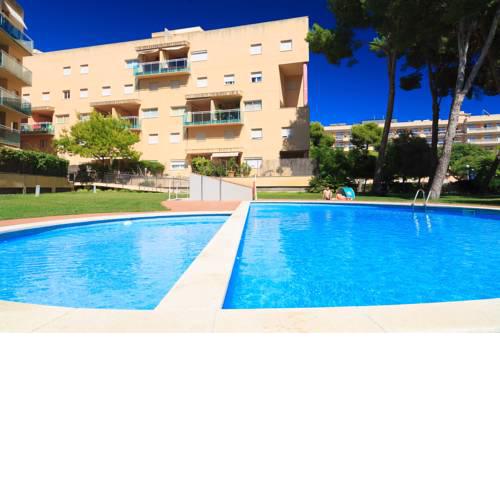 UHC Golden Pineda Apartments