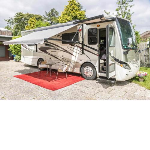 Uhse Ami Wohnmobil mit Erker