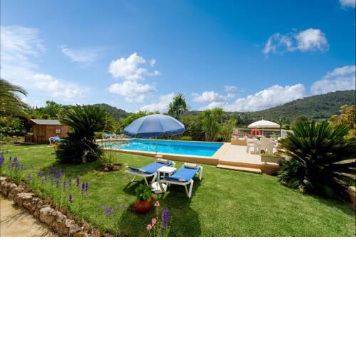 Ullaro Villa Sleeps 6 with Pool Air Con and WiFi