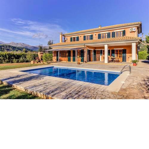 Ullaro Villa Sleeps 8 with Pool and Air Con