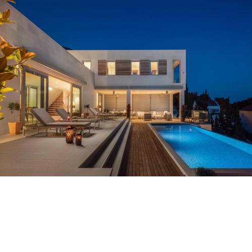 Ultra Luxurious Hvar Villa - 5 Bedrooms - Villa Andromeda - Private Heated Infinity Pool and Stunning Sea Views - Sveta Nedilja