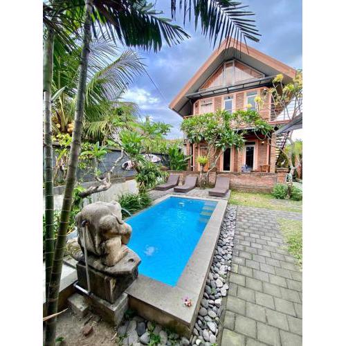 Uma Dewa homestay
