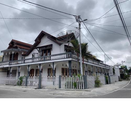 UMAH MANDEH SIERA