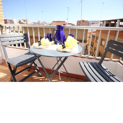 Un impresionante apartamento cerca de la playa/An impressive apartment near the beach.