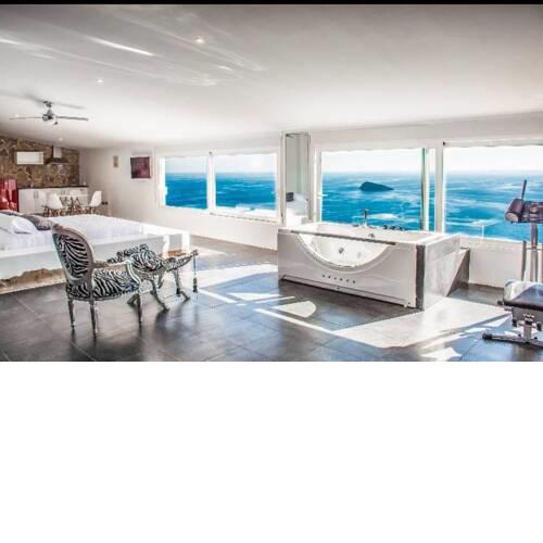 Una Villa que mira el mediterraneo