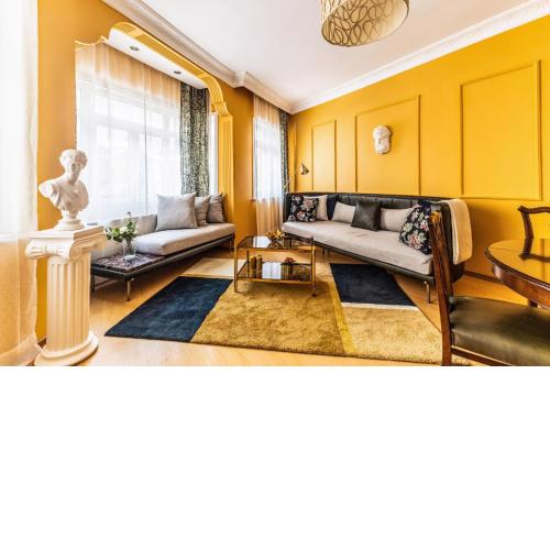 Unique Flat w Balcony 5 min to Istiklal Street