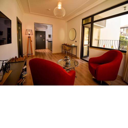 Unique Flat with Balcony near Hadrian's Gate