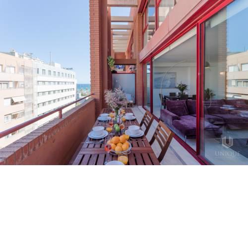 Unique Rentals - Stylish seafront duplex