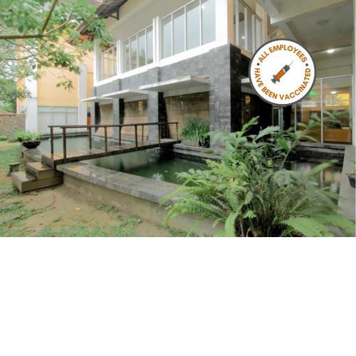 University Hotel