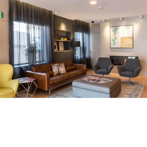 Up Rooms Vic Hotel