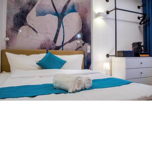 Urban Escapes Studio 1