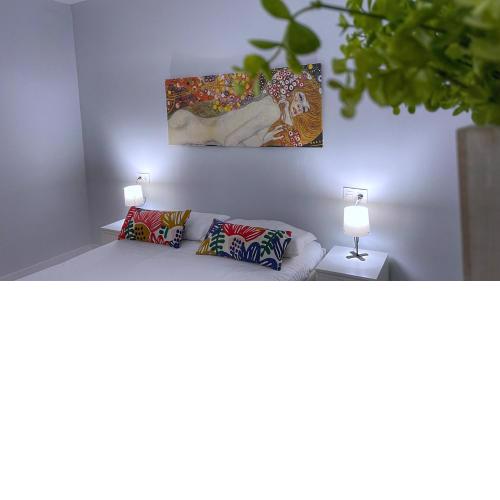Urban flat reformado con escritorio trabajo y wifi