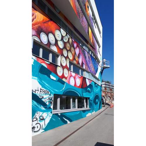 URBAN ISLAND