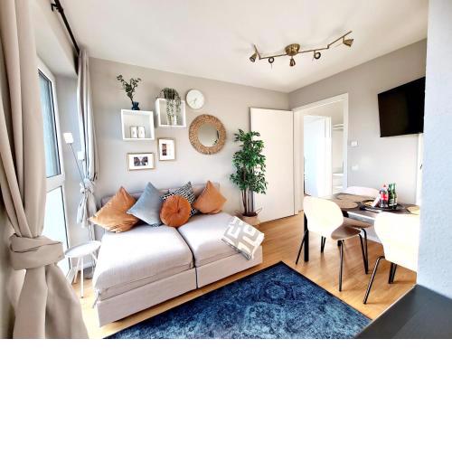 Urban Living - Top Floor Apartment