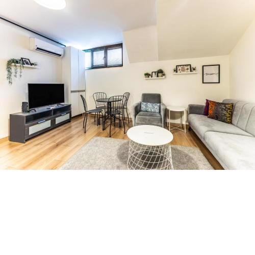 Urbane Flat 5 min to Moda Coast in Kadikoy