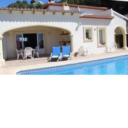 Urbanitzacio Montemar Villa Sleeps 4 with Pool Air Con and Free WiFi