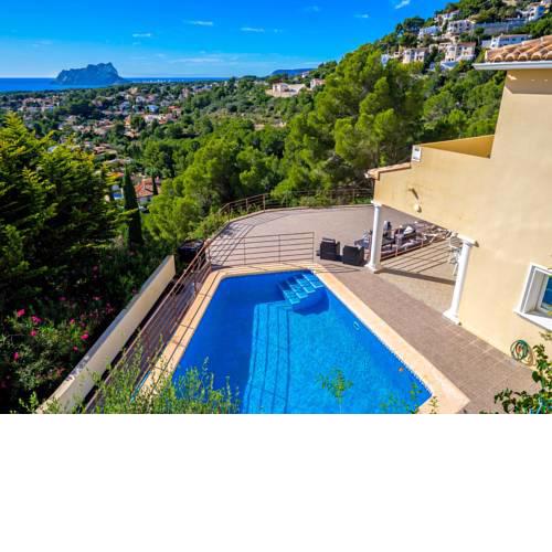 Urbanitzacio Montemar Villa Sleeps 8 with Pool and Air Con