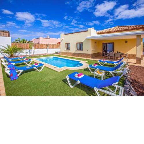 Urbanizacion Fuerteventura Golf Club Villa Sleeps 6 with Pool Air Con and WiFi