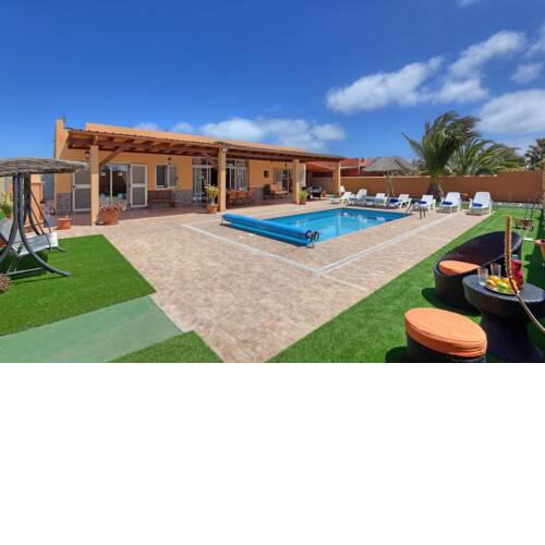 Urbanizacion Fuerteventura Golf Club Villa Sleeps 8 with Pool and WiFi