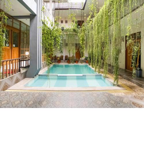 Urbanview Hotel Blok O International