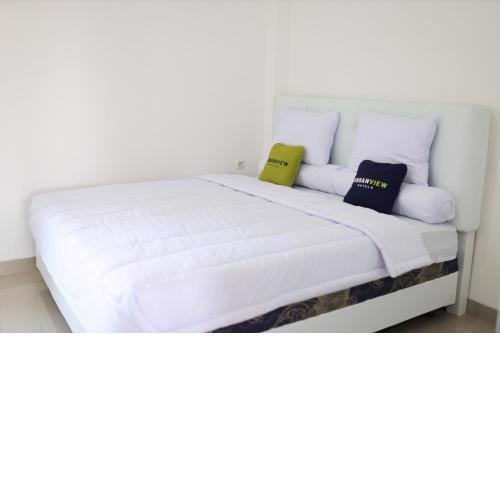 Urbanview Hotel Eropa Maros Near Sultan Hasanuddin Airport